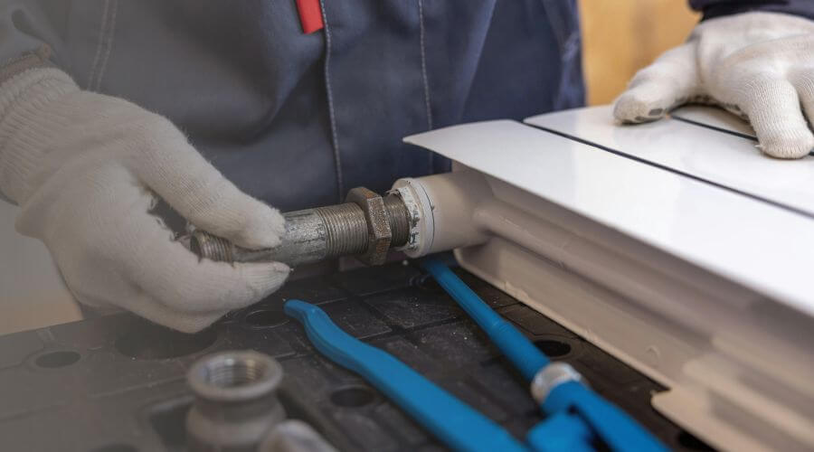 Professional emergency plumbing services in Lejunior, KY